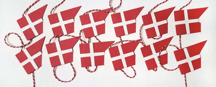 Oda-Mobiles, Garland, Danish Flags