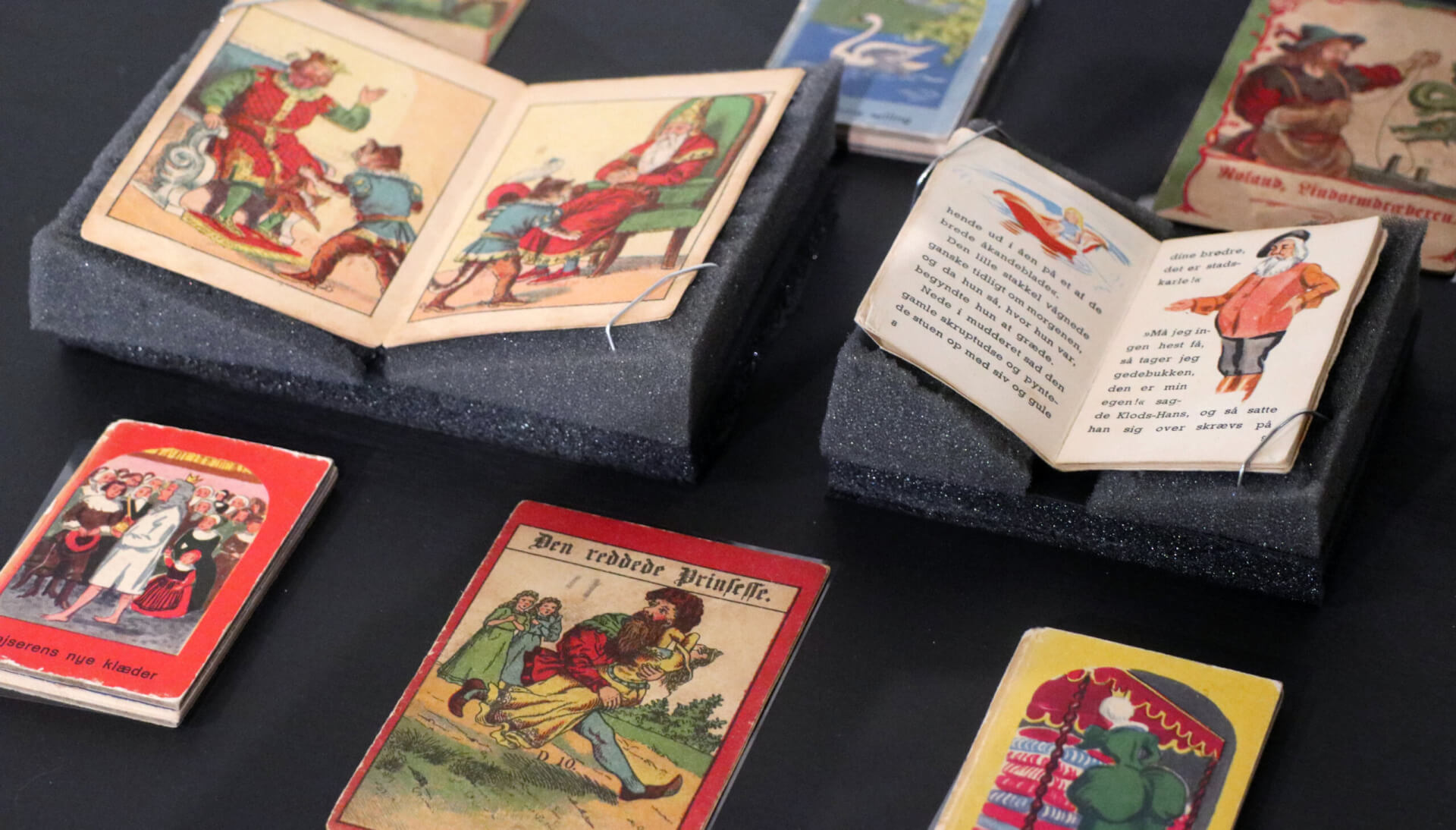 Miniature H.C. Andersen books
