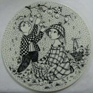 Plaque with a man picking apples and a woman gathering the apples in her dress are drawn in black,